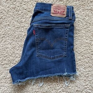 Levi shorts size 30